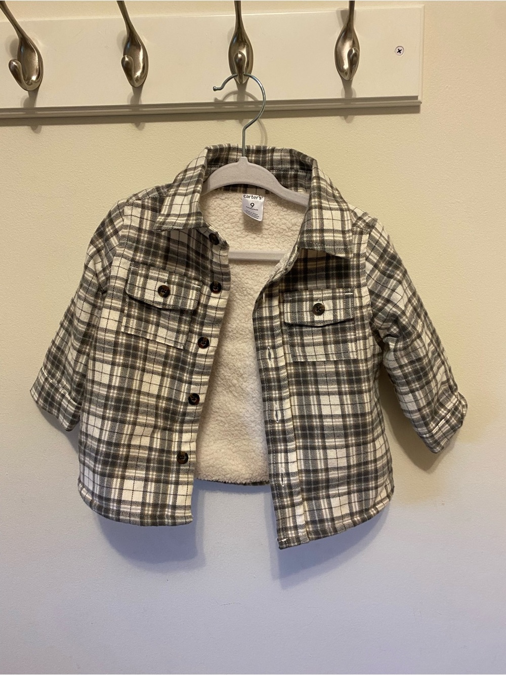 Carter’s boy Sherpa-lined flannel shacket size 9m plaid